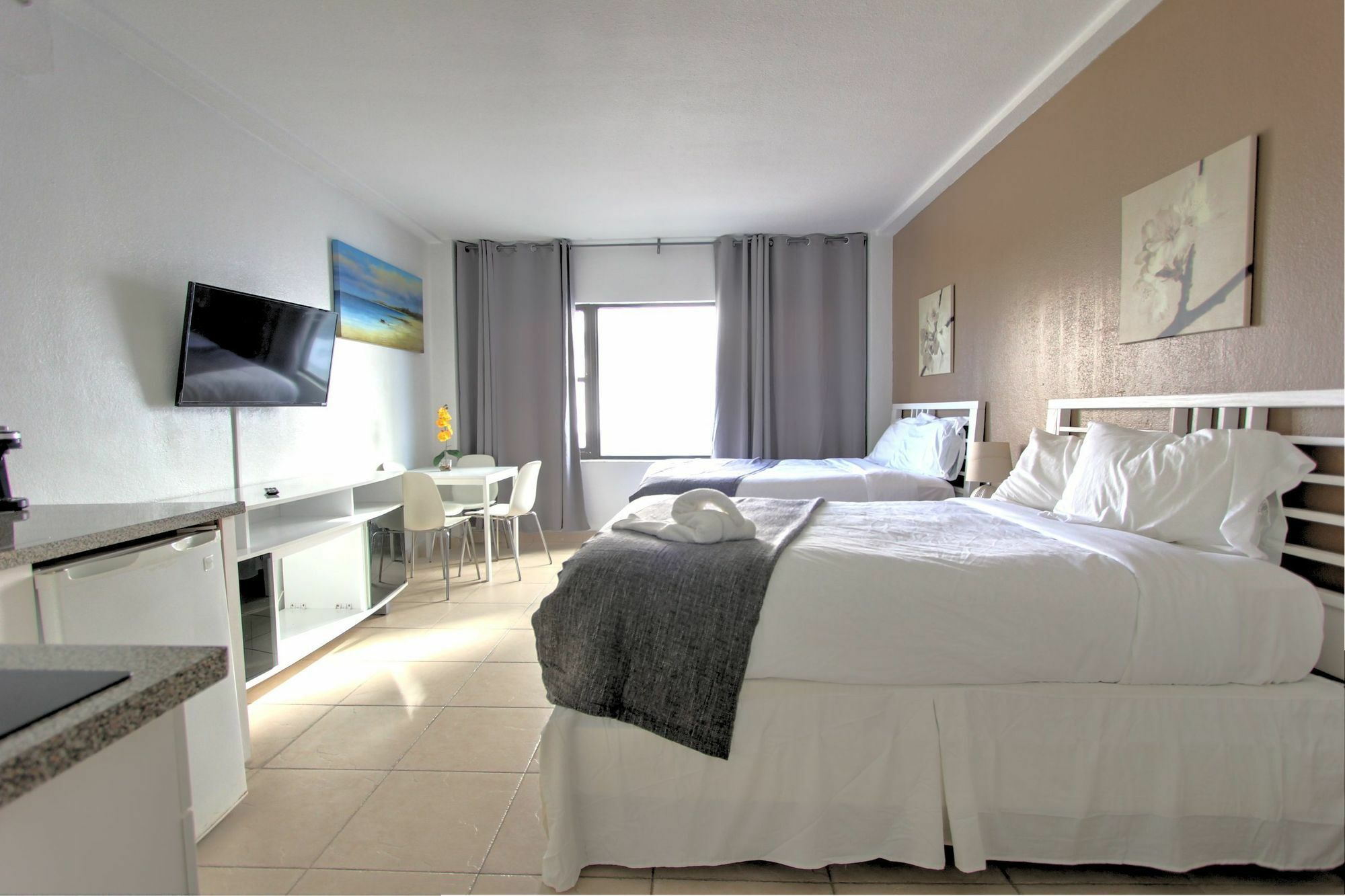 Private Apartments At The Casablanca Μαϊάμι Μπιτς Εξωτερικό φωτογραφία