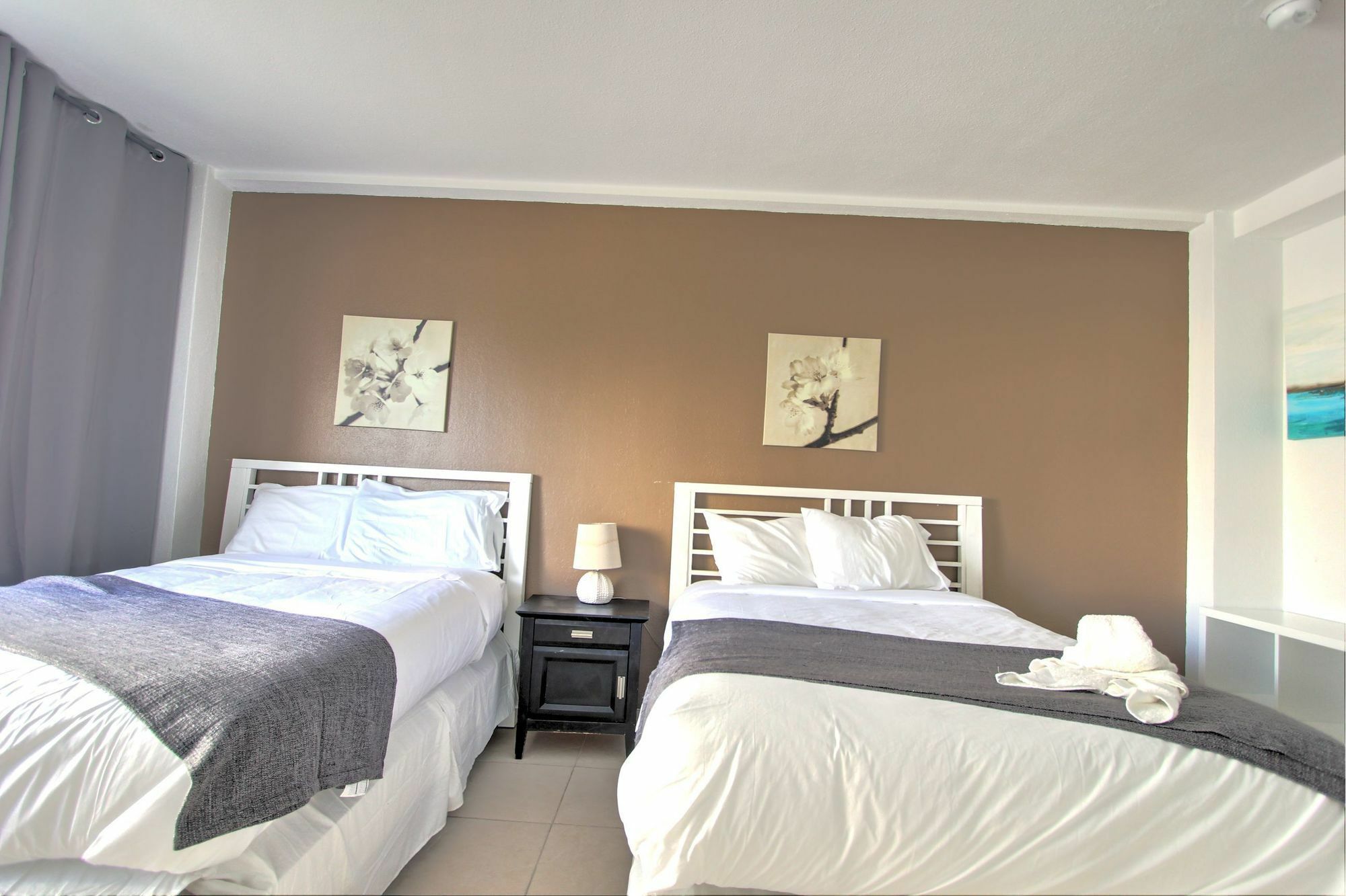Private Apartments At The Casablanca Μαϊάμι Μπιτς Εξωτερικό φωτογραφία