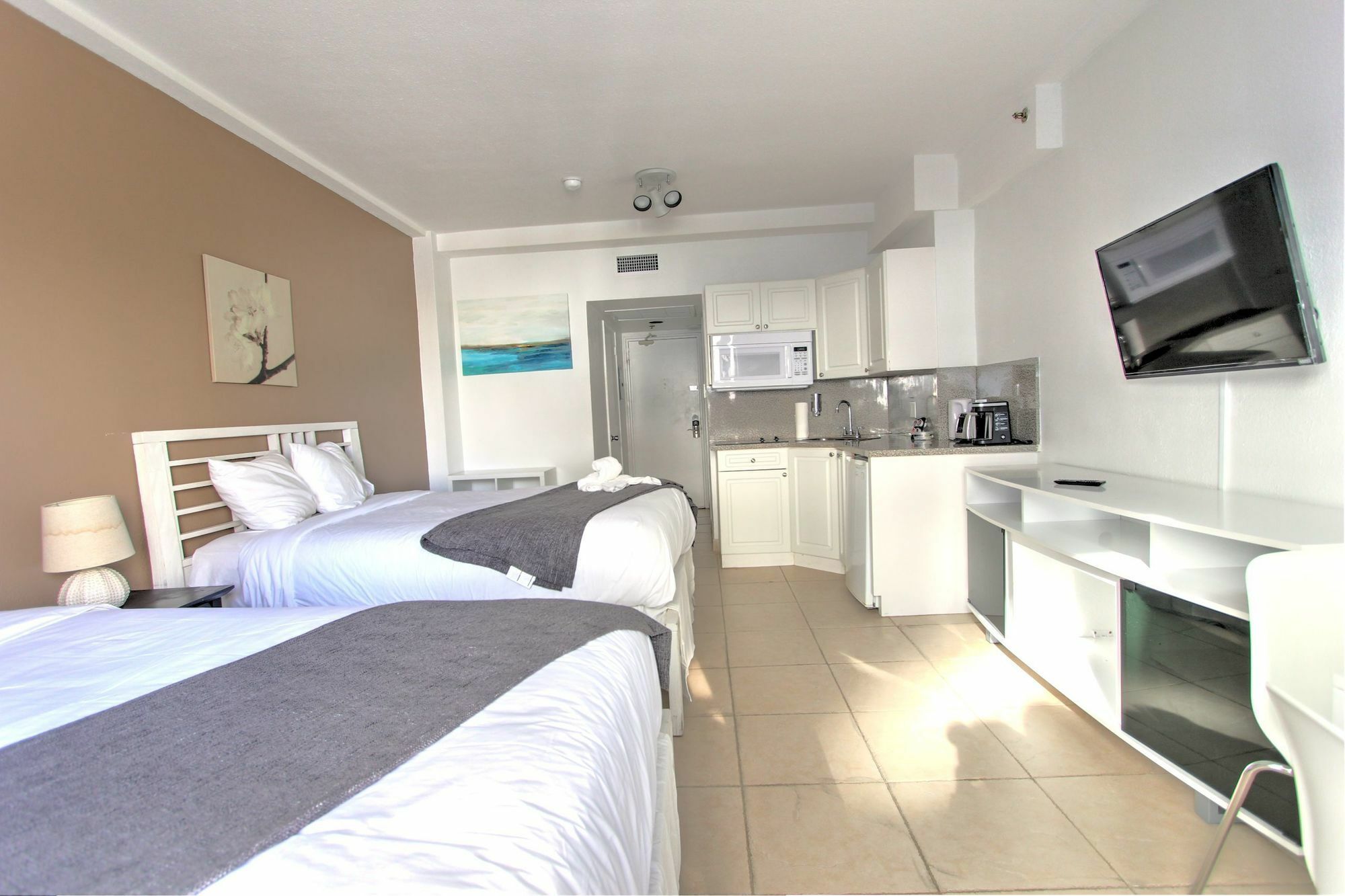 Private Apartments At The Casablanca Μαϊάμι Μπιτς Εξωτερικό φωτογραφία