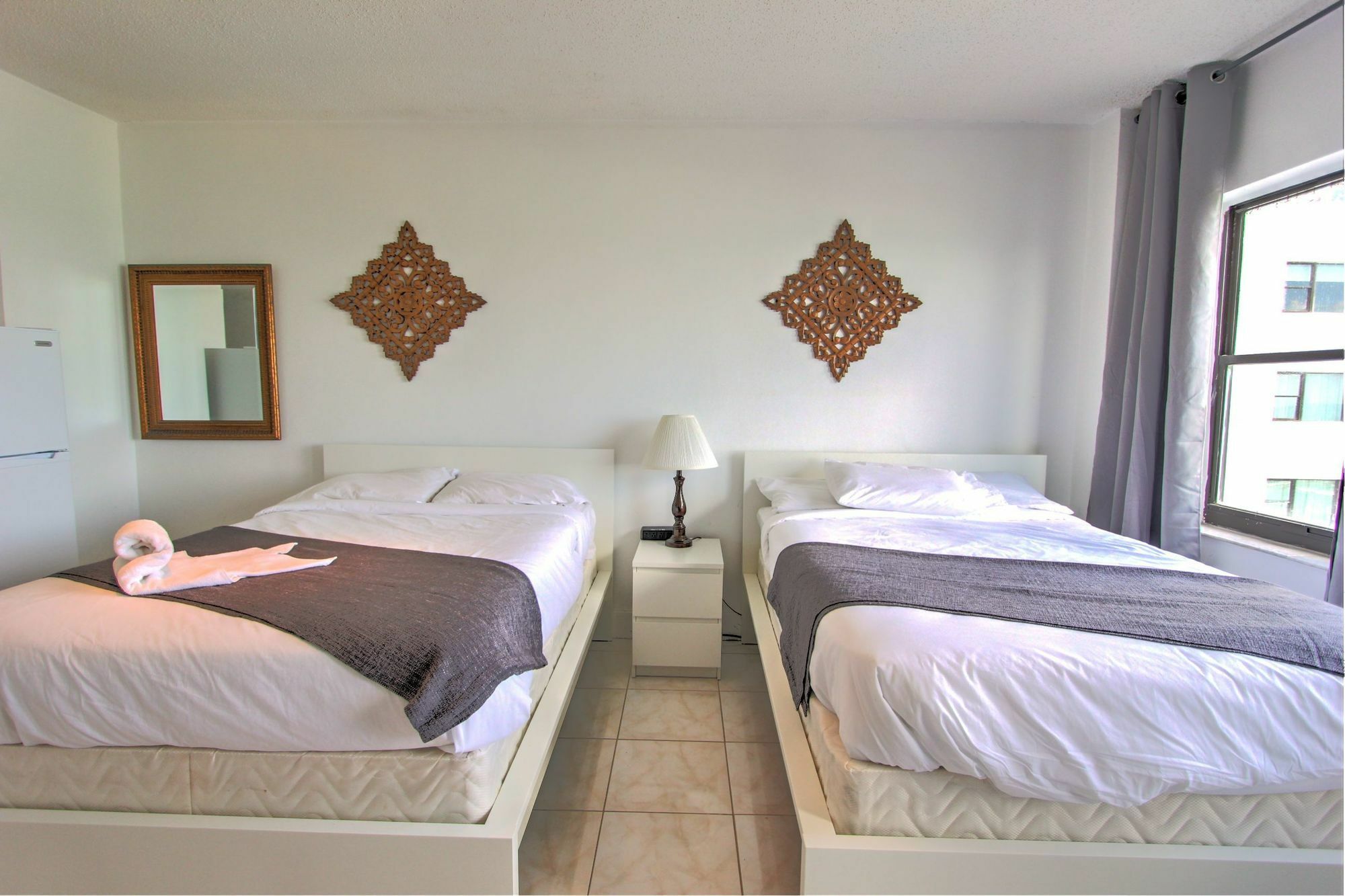 Private Apartments At The Casablanca Μαϊάμι Μπιτς Εξωτερικό φωτογραφία