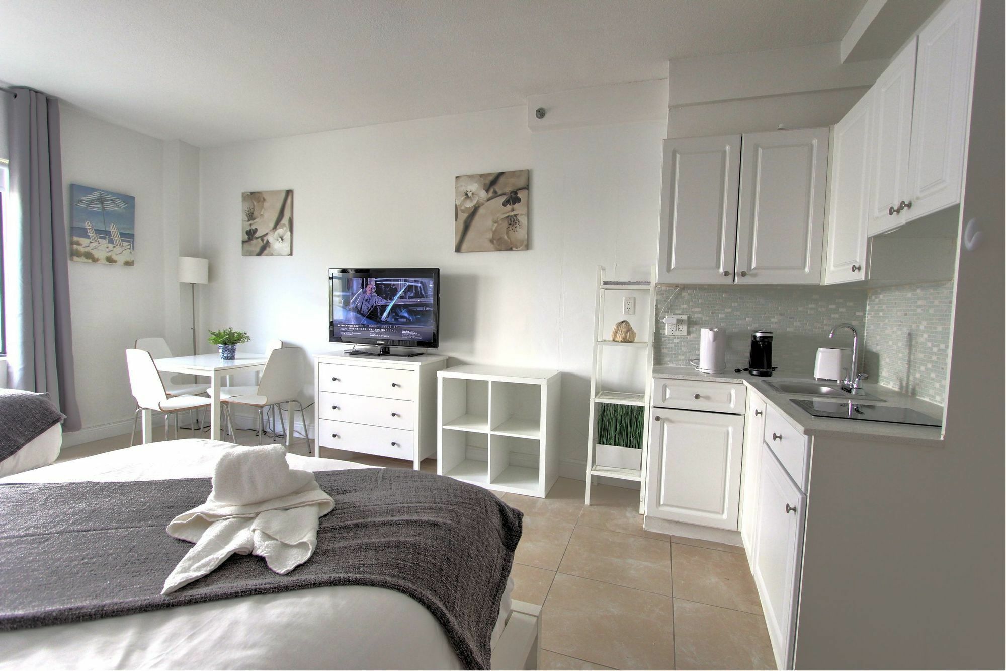 Private Apartments At The Casablanca Μαϊάμι Μπιτς Εξωτερικό φωτογραφία